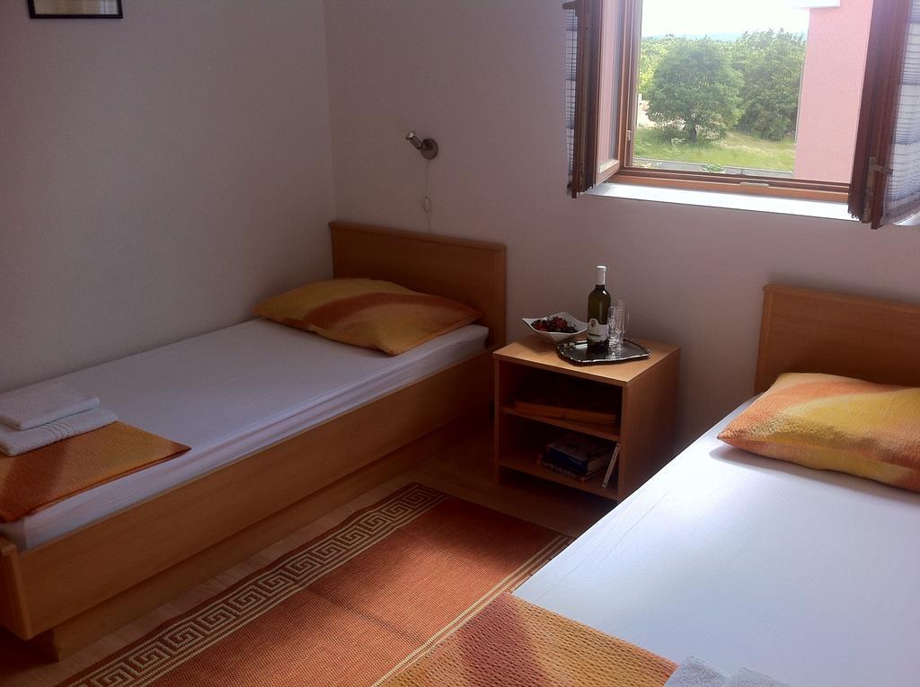 Apartments Leona & David Malinska Δωμάτιο φωτογραφία