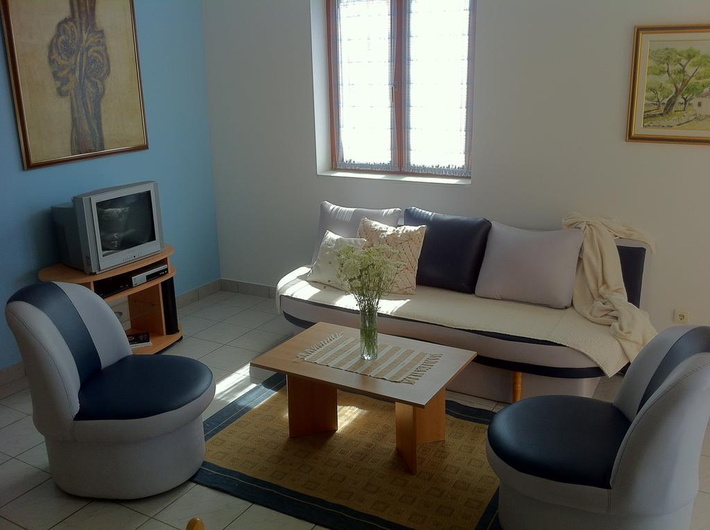 Apartments Leona & David Malinska Δωμάτιο φωτογραφία